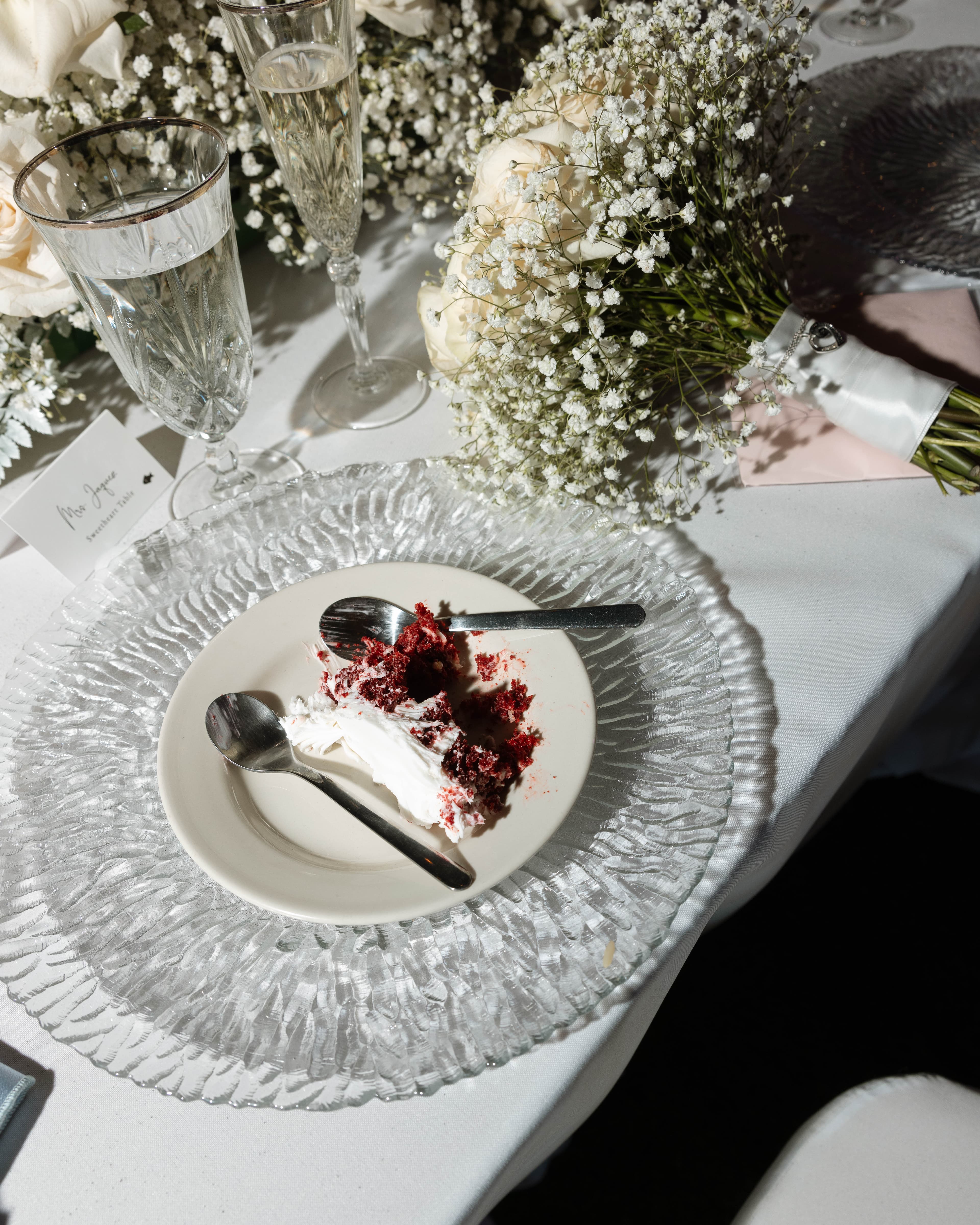 Sweetheart table details with baby breath and crystal